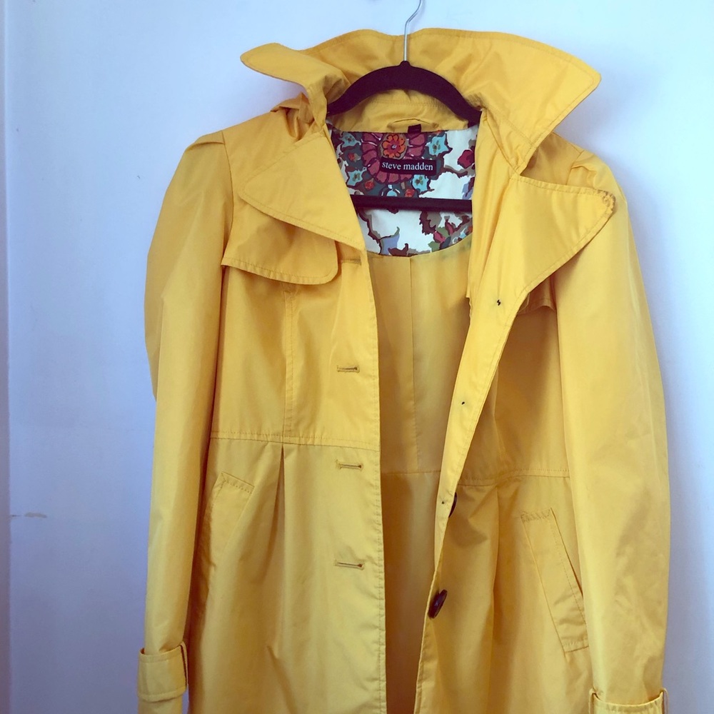 Steve Madden Raincoat💛